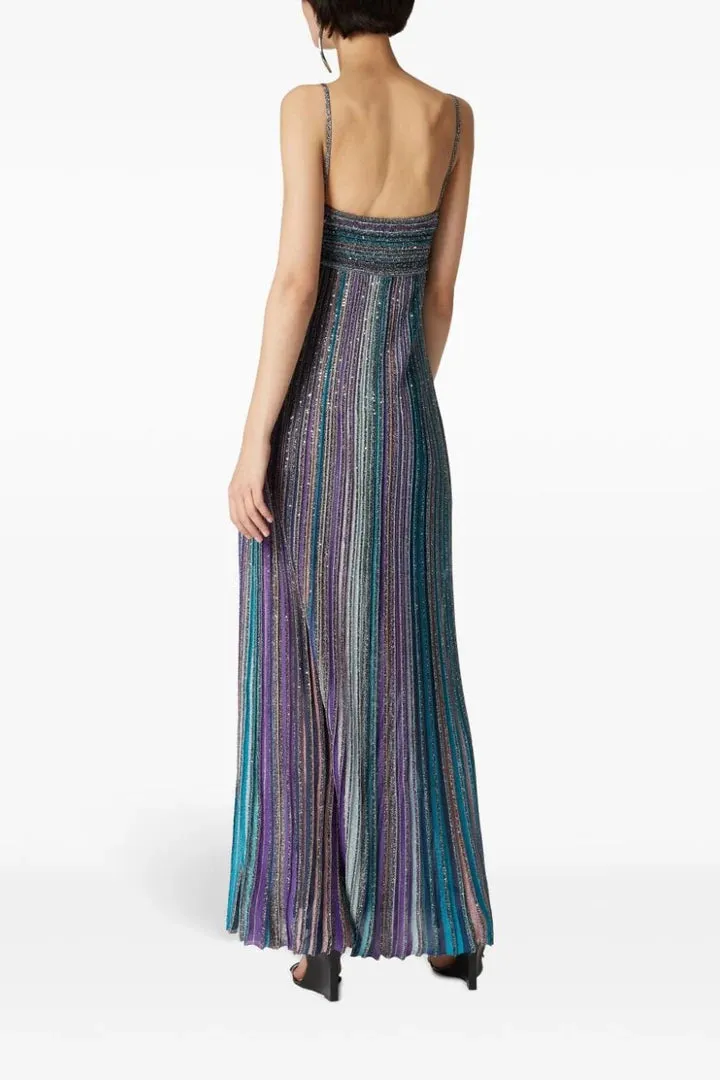 DS24WG1O Sleeveless maxi dress in lame pleated knit