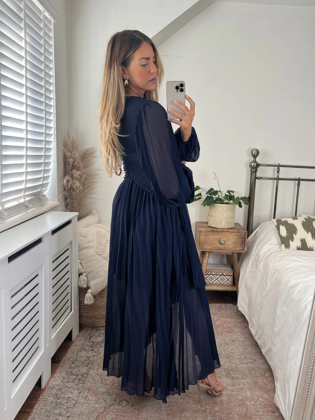 Toni Long Sleeved Pleated Maxi Dress / Navy