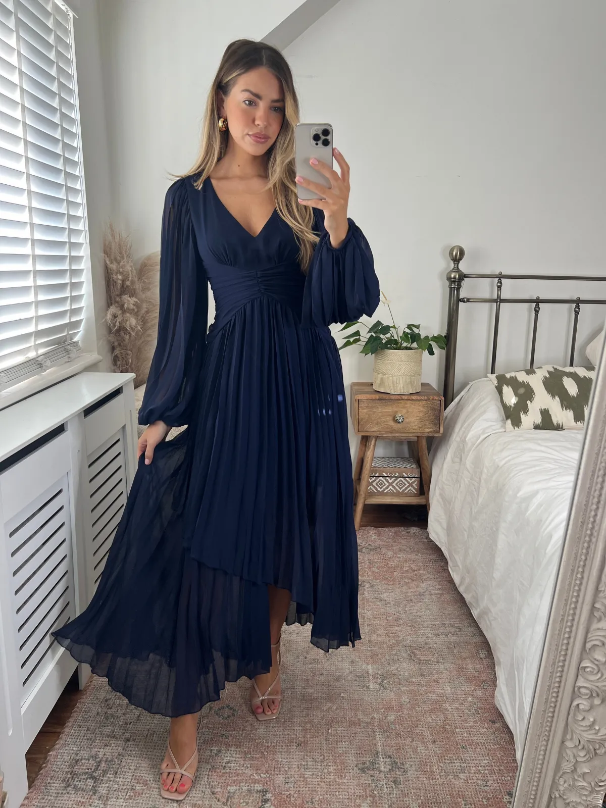 Toni Long Sleeved Pleated Maxi Dress / Navy