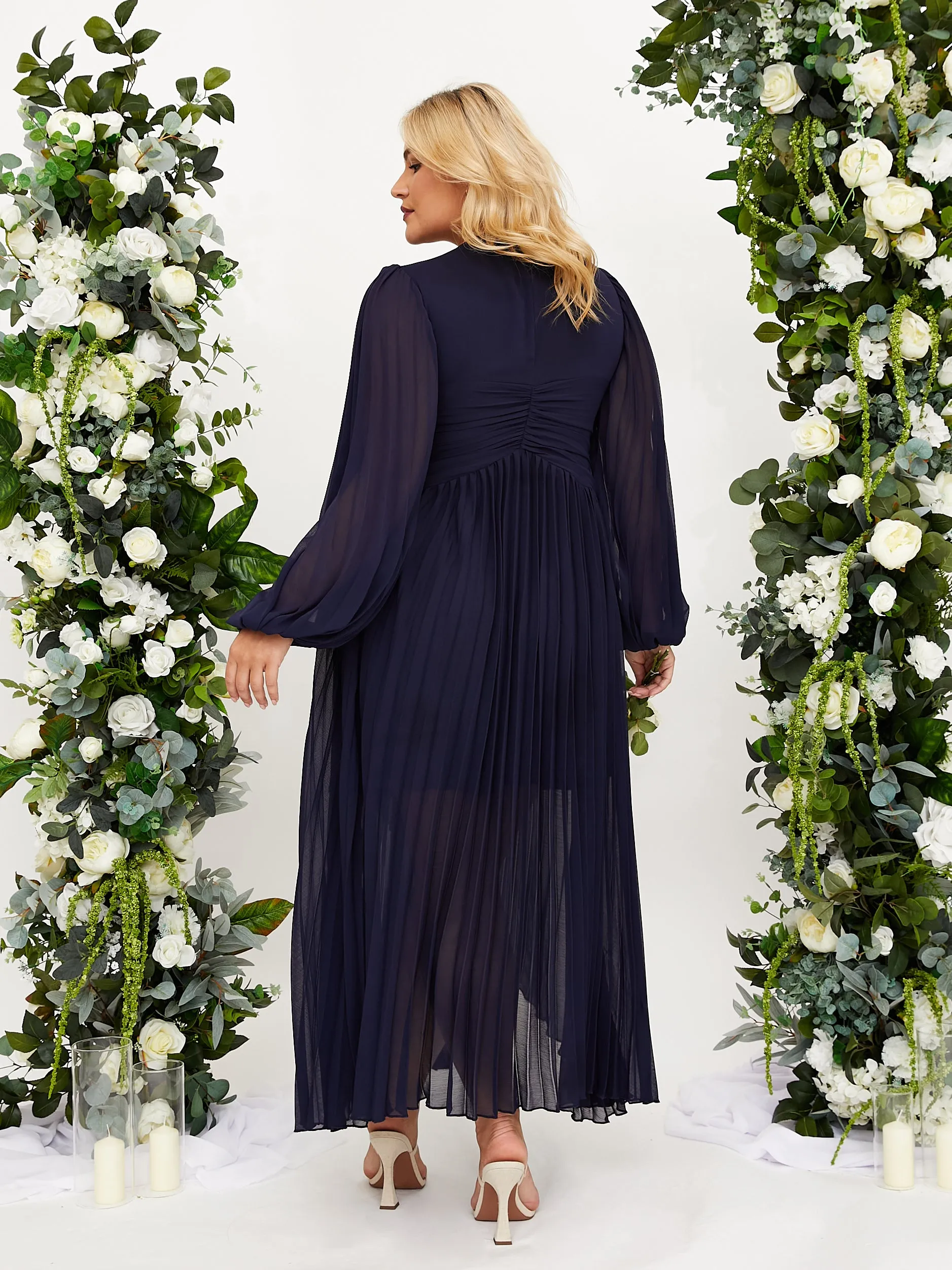 Toni Long Sleeved Pleated Maxi Dress / Navy