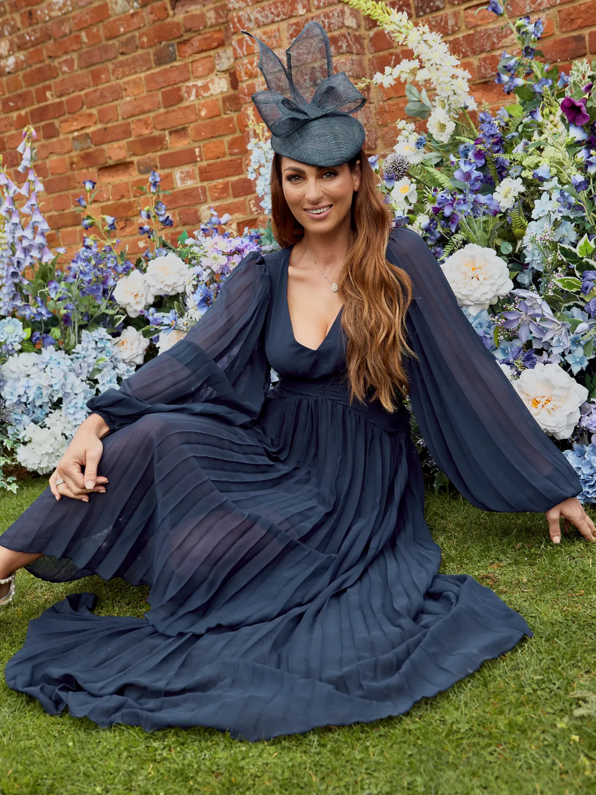 Toni Long Sleeved Pleated Maxi Dress / Navy